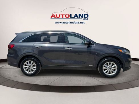 Used 2019 Kia Sorento AWD w/ LX Convenience Package image 3