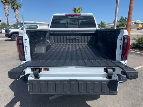 New 2026 GMC Sierra 2500 AT4 w/ Technology Package AWD/4WD image 8