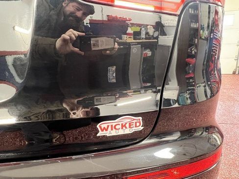 Used 2018 Porsche Cayenne Platinum Edition image 5