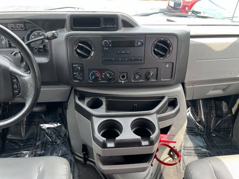 Used 2013 Ford E-350 and Econoline 350 XL RWD image 32