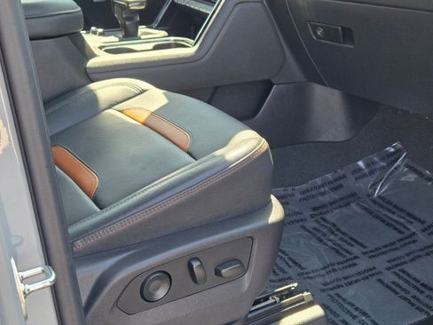 Used 2024 GMC Sierra 1500 AT4 w/ Technology Package image 7