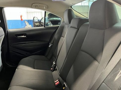 Used 2021 Toyota Corolla LE FWD image 18