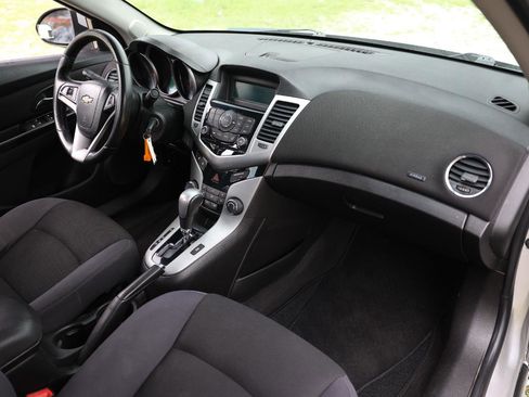 Used 2013 Chevrolet Cruze LT FWD image 18