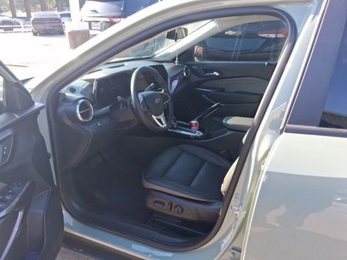 Used 2025 Chevrolet Trax ACTIV w/ Driver Confidence Package FWD image 7
