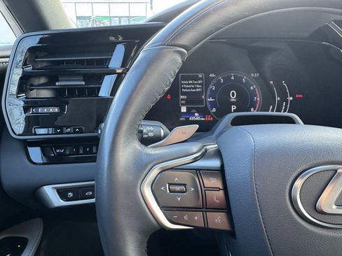 Used 2024 Lexus RX 350 Premium image 23