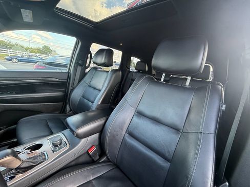 Used 2017 Jeep Grand Cherokee Limited AWD/4WD image 13