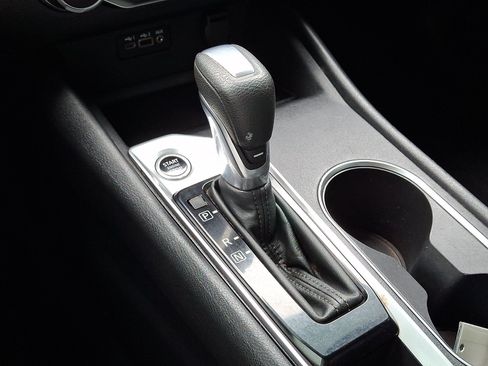 Certified 2022 Nissan Altima 2.5 SV FWD image 16