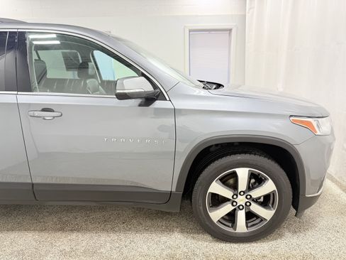 Used 2019 Chevrolet Traverse LT w/ LT Premium Package image 8