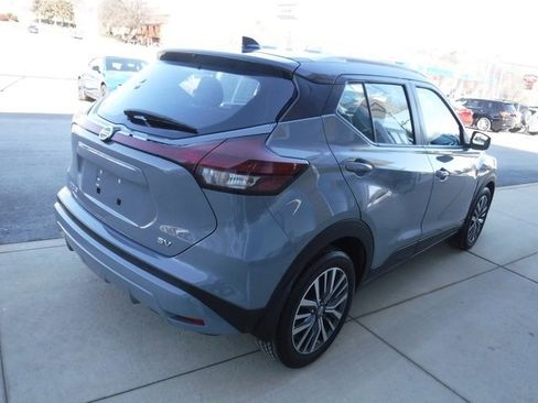 Used 2021 Nissan Kicks SV image 8