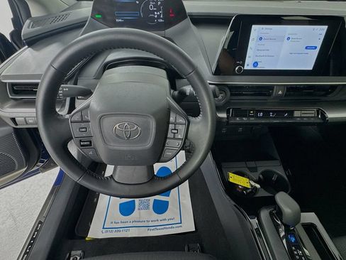Used 2025 Toyota Prius LE FWD image 12
