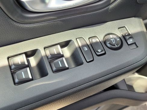 Used 2025 Honda Pilot EX-L image 16