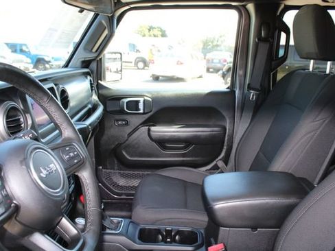 Used 2022 Jeep Wrangler Unlimited Sport AWD/4WD image 33