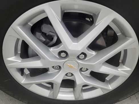 Used 2024 Chevrolet Equinox LT FWD image 31