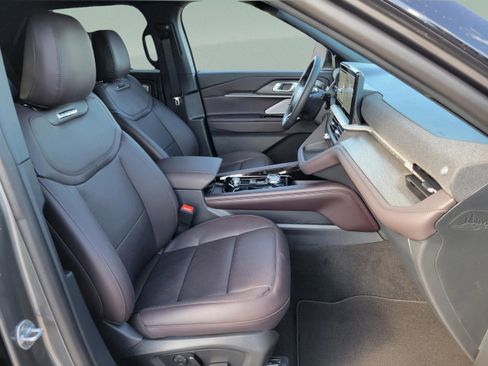 New 2026 Ford Explorer Platinum image 8