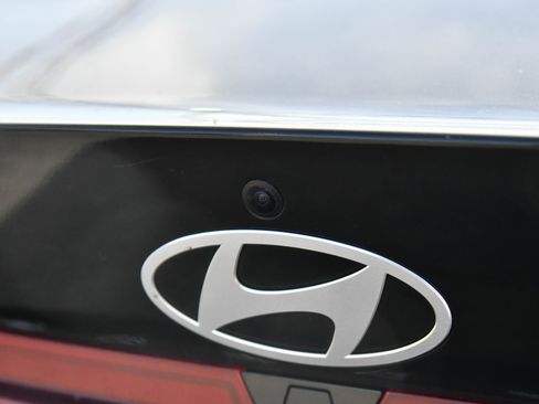 Used 2024 Hyundai Elantra SEL image 38