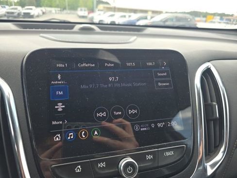 Used 2023 Chevrolet Equinox Premier image 15