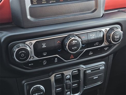 Used 2021 Jeep Wrangler Unlimited Rubicon image 18