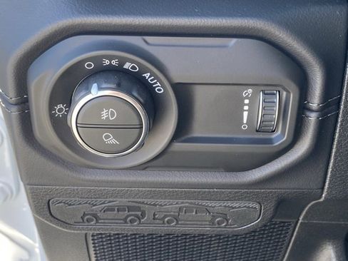 New 2025 Jeep Gladiator Sport image 27