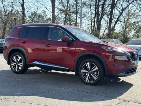 Used 2022 Nissan Rogue SL w/ SL Premium Package image 2