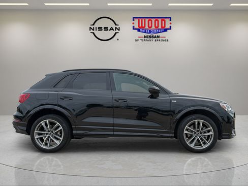 Used 2023 Audi Q3 2.0T Premium w/ Black Optic Sport Package AWD/4WD image 2