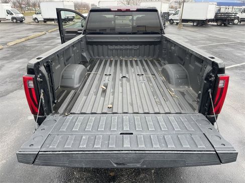 Used 2024 GMC Sierra 3500 Denali w/ Denali Reserve Package image 23
