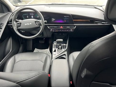 Certified 2023 Kia Niro EX image 10