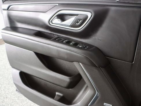 Used 2023 Chevrolet Suburban LT image 24