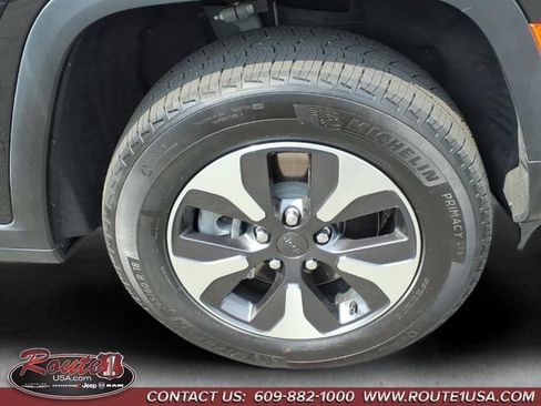 Used 2023 Jeep Grand Cherokee 4WD 4xe w/ Luxury Tech Group II image 13
