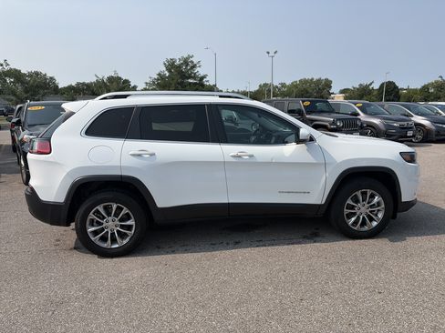 Used 2021 Jeep Cherokee Latitude Plus AWD/4WD image 4