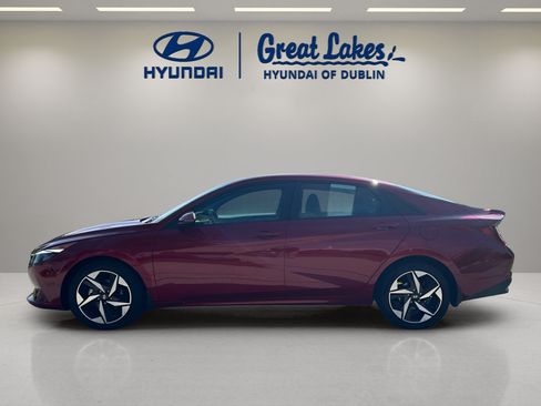 Used 2023 Hyundai Elantra SEL w/ Convenience Package FWD image 2
