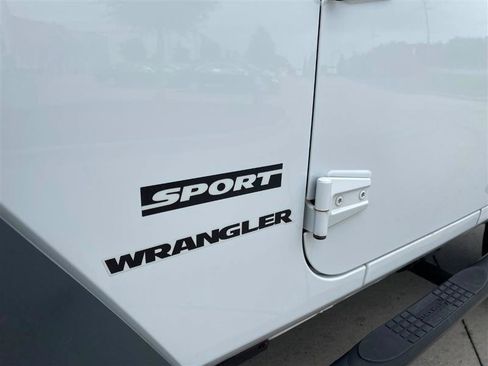 Used 2016 Jeep Wrangler Sport w/ Quick Order Package 24S AWD/4WD image 35