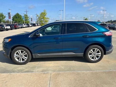 Used 2020 Ford Edge SEL w/ Convenience Package FWD image 4