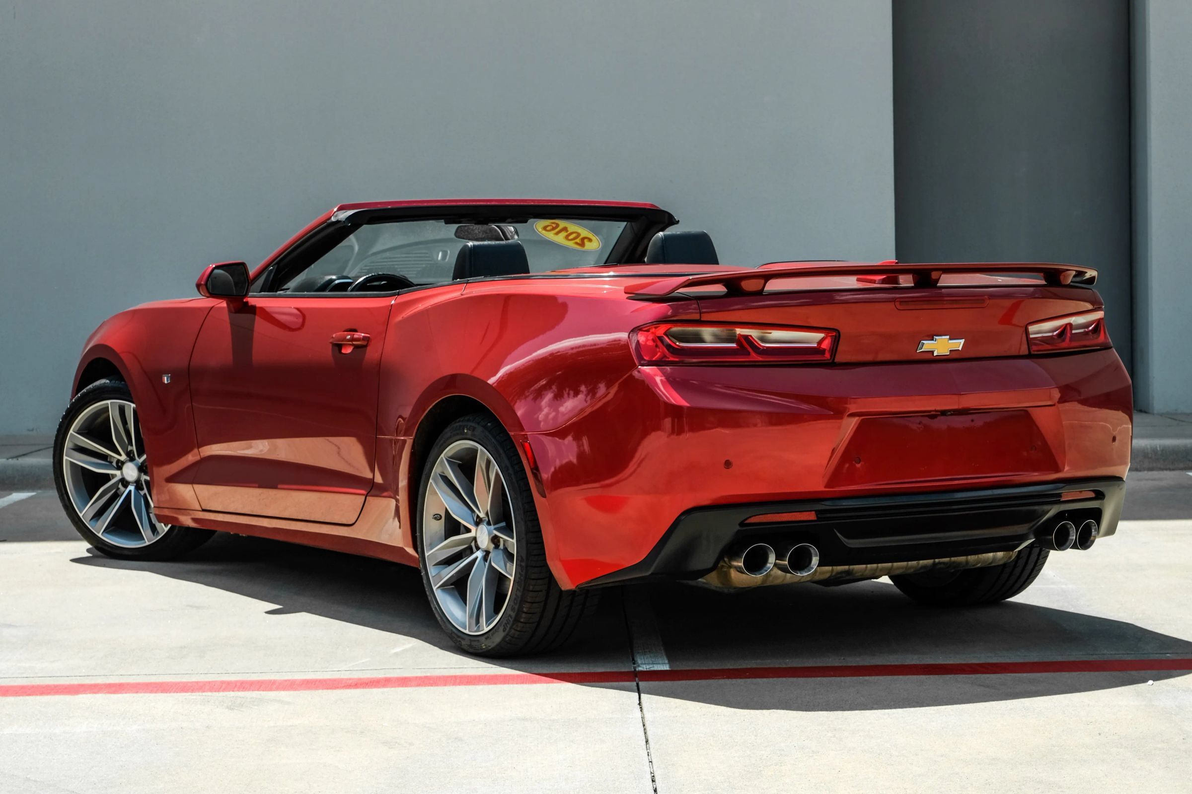Used 2016 Chevrolet Camaro SS RWD image 9