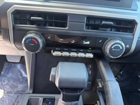 Used 2024 Toyota Tacoma SR5 AWD/4WD image 22