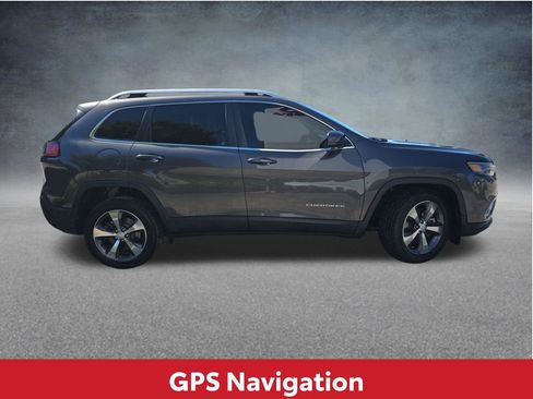Used 2019 Jeep Cherokee Limited w/ Luxury Group FWD image 3