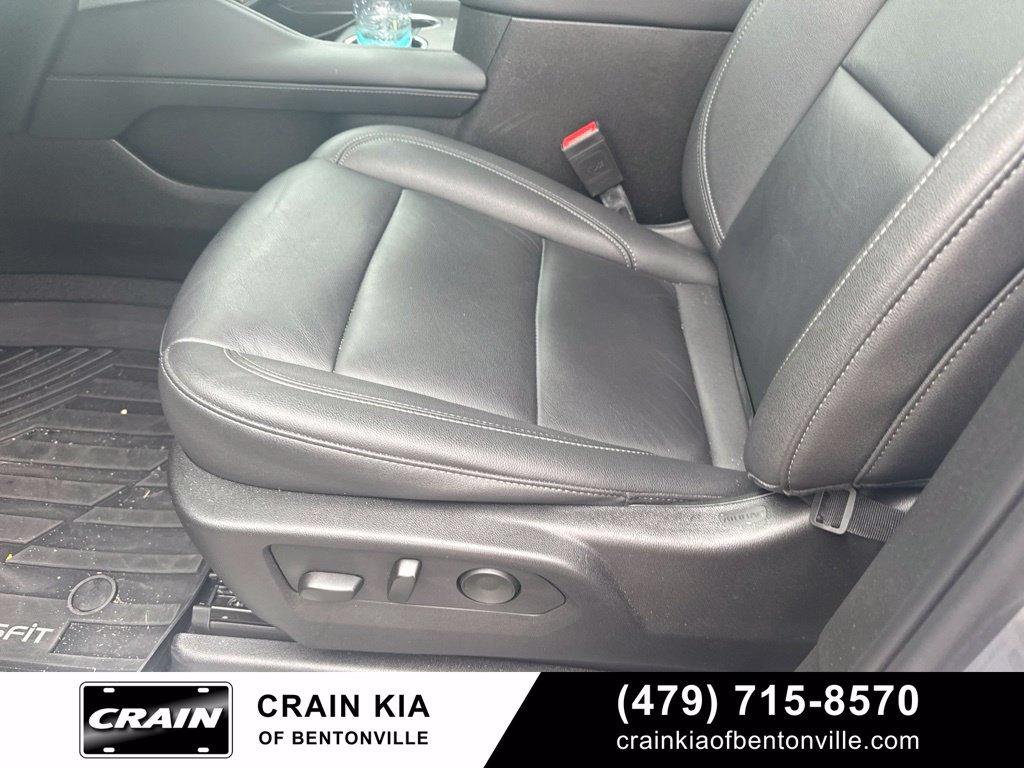 Used 2024 Chevrolet Tahoe LT w/ LT Signature Package AWD/4WD image 12