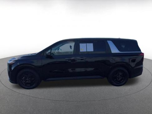 Used 2026 Kia Carnival FWD image 8