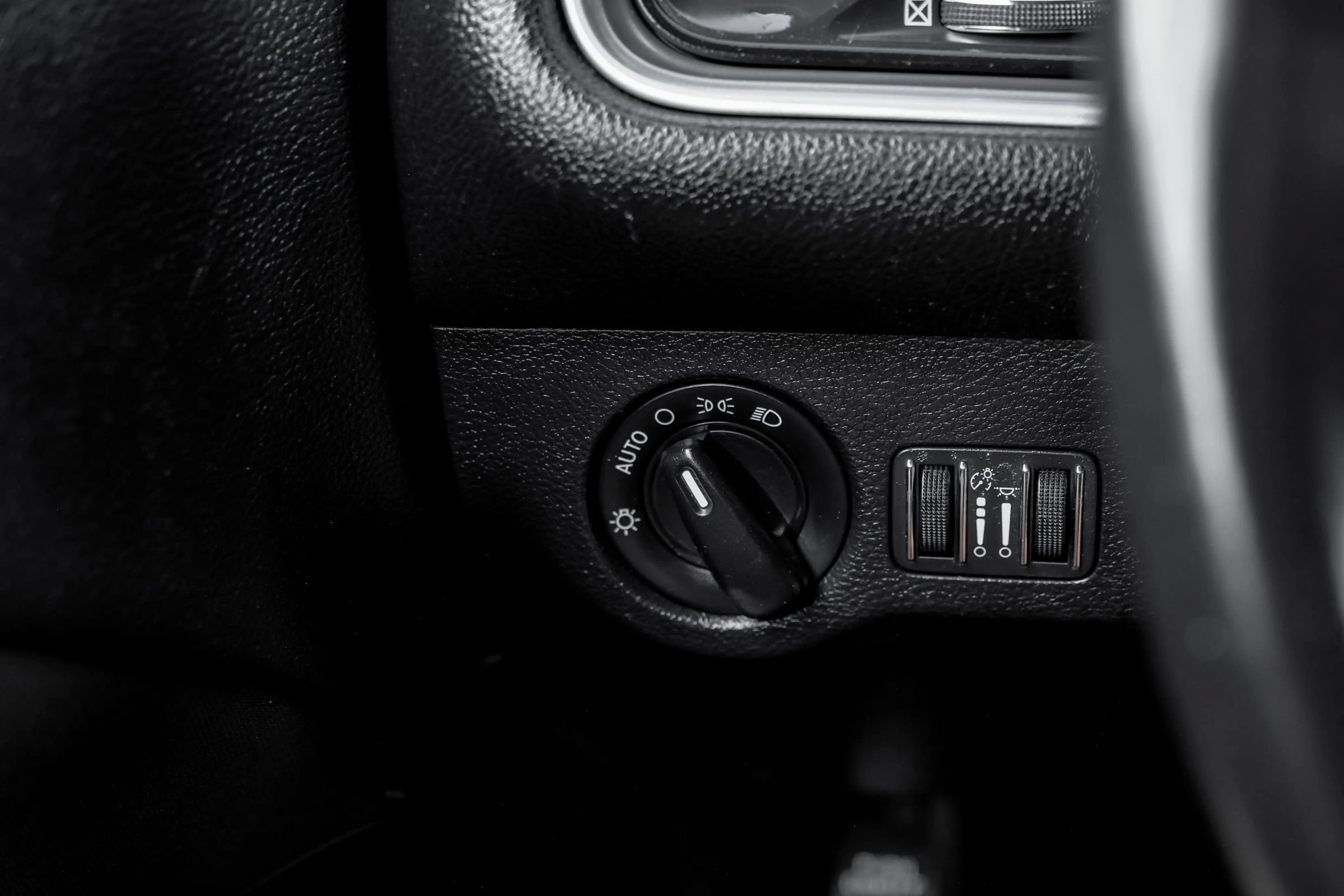 Used 2019 Dodge Challenger SXT RWD image 32