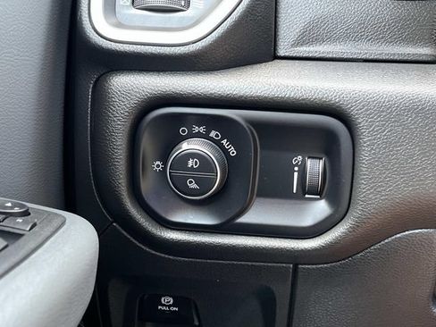 Used 2022 RAM 1500 Big Horn AWD/4WD image 34