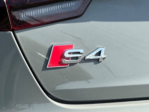 Used 2019 Audi S4 Premium Plus w/ Premium Plus Package image 26