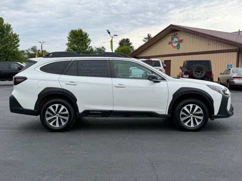 Used 2023 Subaru Outback Premium AWD/4WD image 9