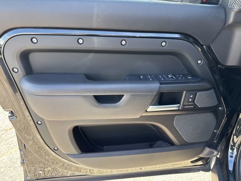 Used 2023 Land Rover Defender 110 V8 image 14