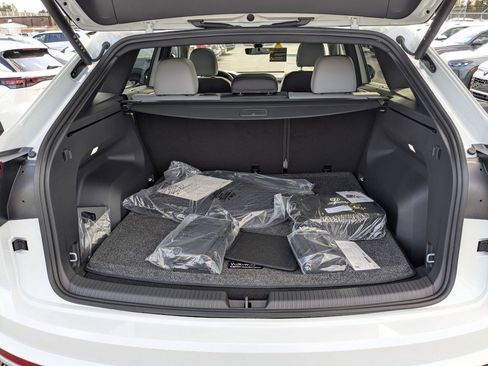 New 2026 Volkswagen Atlas Cross Sport SEL R-Line image 32