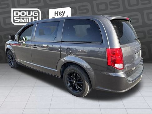 Used 2019 Dodge Grand Caravan SXT w/ Blacktop Package FWD image 3