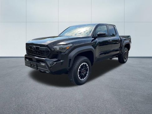 Used 2024 Toyota Tacoma TRD Off-Road image 2