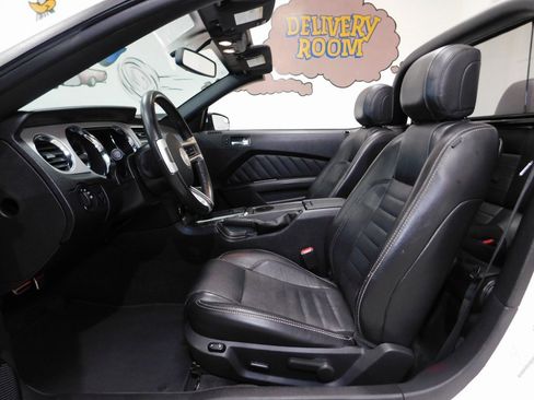 Used 2013 Ford Mustang GT Premium image 55