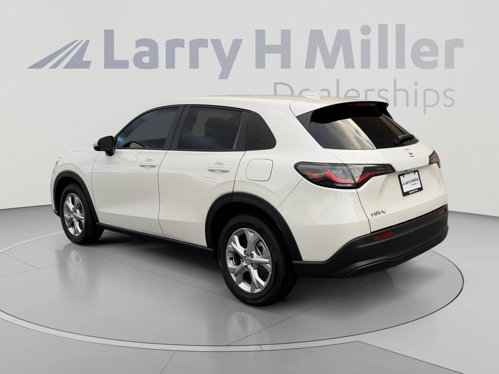 Used 2024 Honda HR-V LX image 3