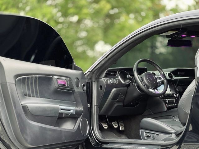 Used 2018 Ford Mustang GT Premium RWD image 13