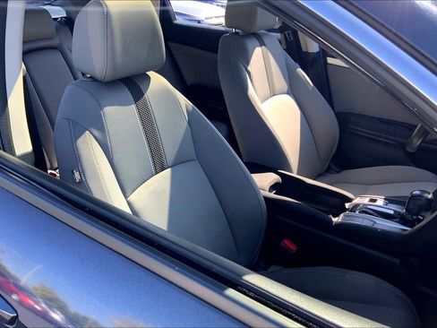 Used 2019 Honda Civic EX image 7