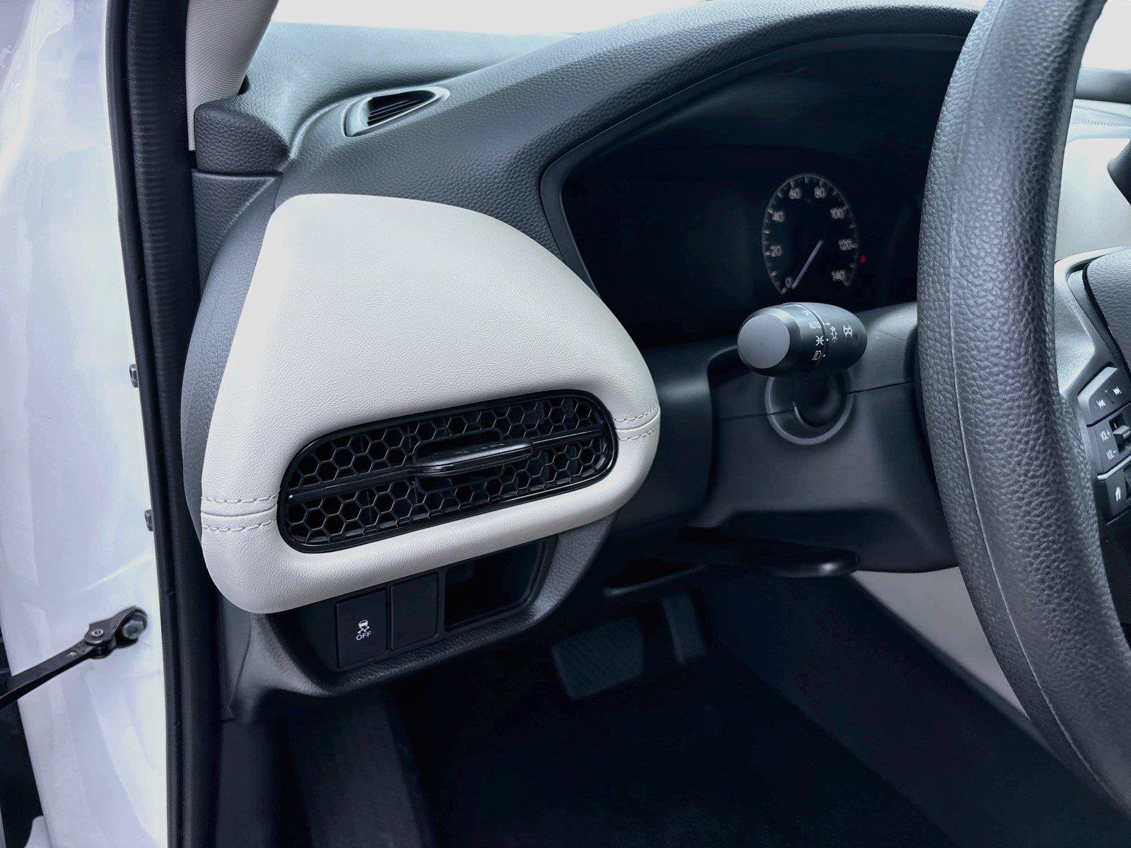 Certified 2026 Honda HR-V LX image 11